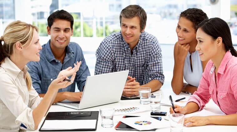 Persone che fanno parte di un gruppo di lavoro