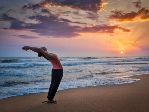 Saluto al sole: introduzione all'Hatha yoga
