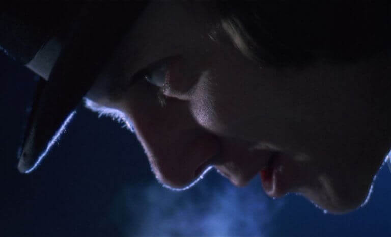 Primo piano di profilo di Alex