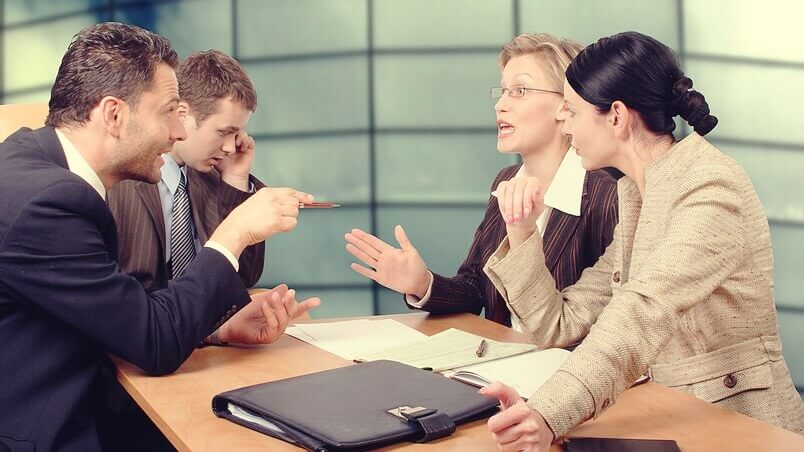 Discussione tra colleghi