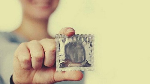 I preservativi proteggono dalle malattie sessualmente trasmissibili