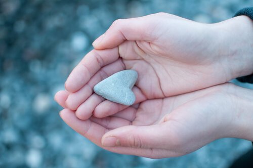Pietra a forma di cuore