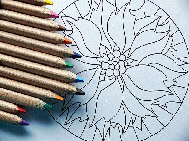 Mandala e colori a matita