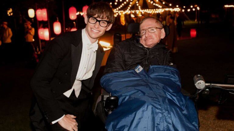 Stephen Hawking con Eddie Redmayne