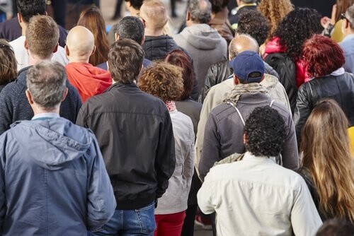 Deumanizzare l'uomo: animale o macchina?