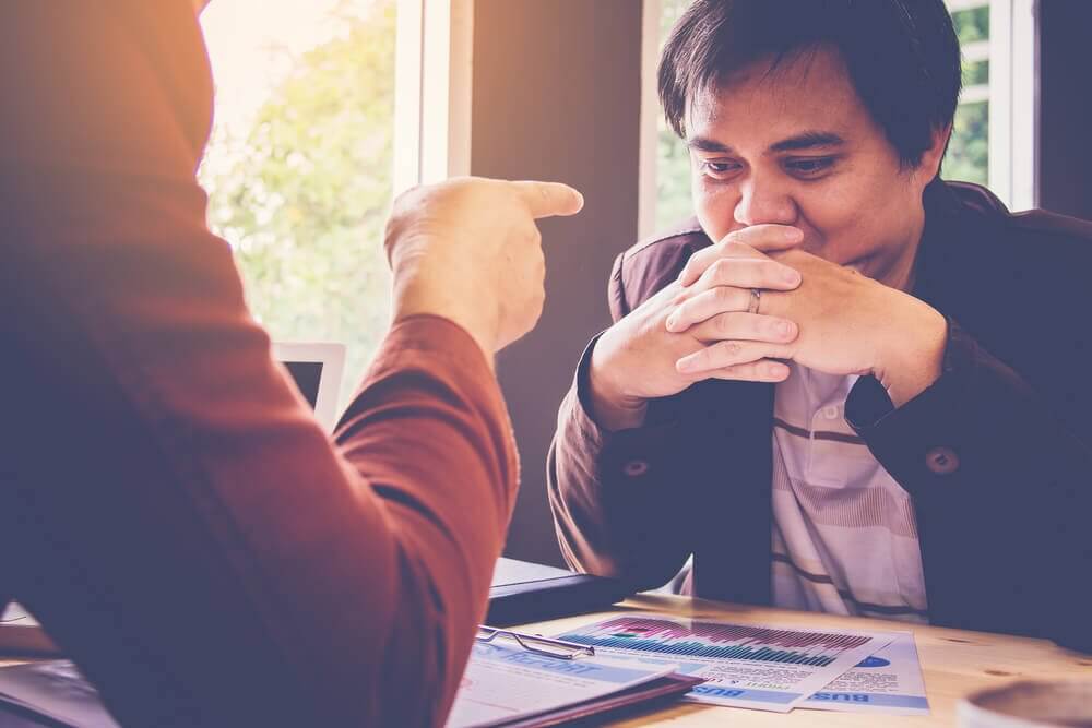 Uomo che vuole fare la morale