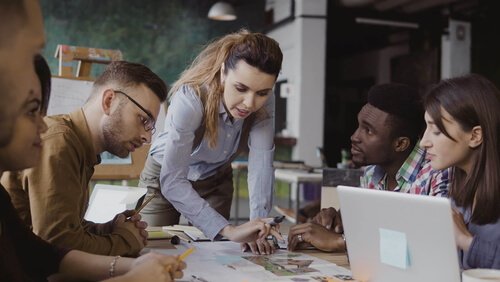 Leader con il suo team di lavoro