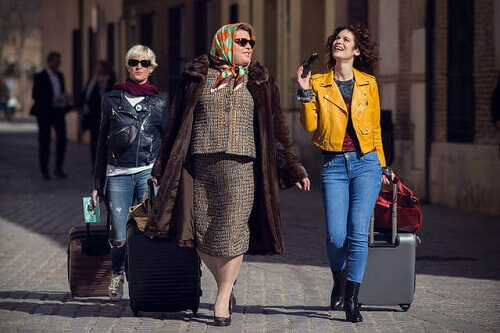 Paquita Salas a spasso con le amiche