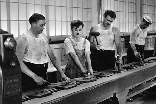 Parodia chaplin lavoratori zombie