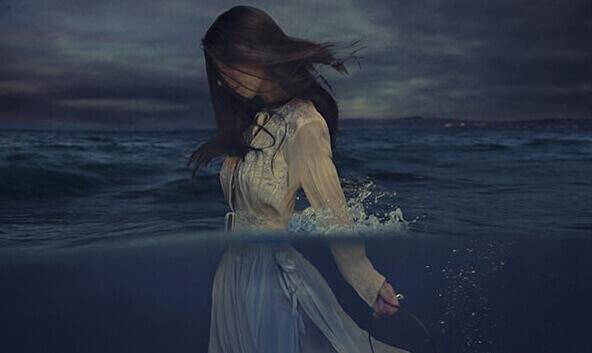 Ragazza in acqua