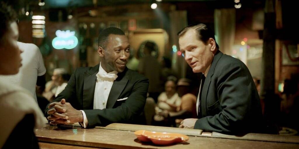 Green Book, Sam e Tony al bar