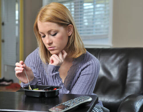 Ragazza con depressione nascosta