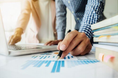 Due studiosi di statistica descrittiva