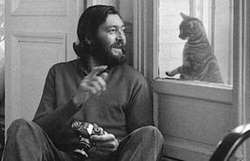 Julio Cortázar col suo gatto