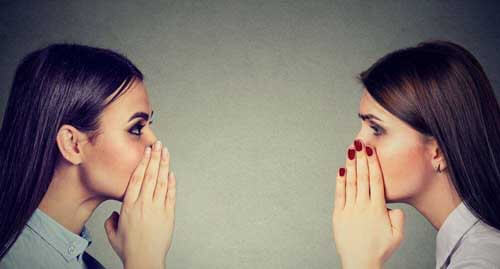 Ragazze trasmettono rumor