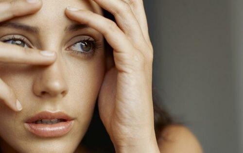 Donna con incapacità di difendersi