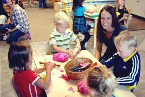 Lavoro di squadra in asilo
