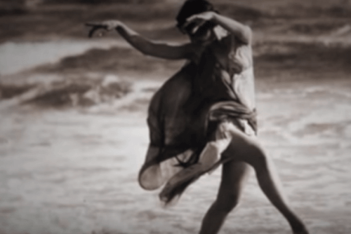 Isadora Duncan che balla