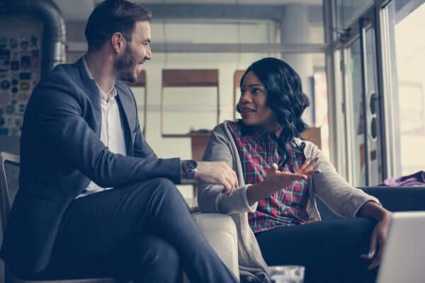 Conversazione tra amici