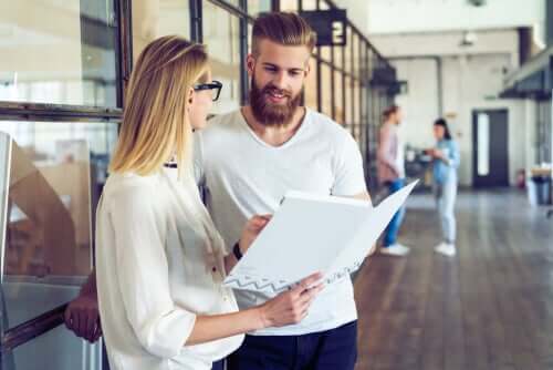 Colleghi che lavorano in armonia