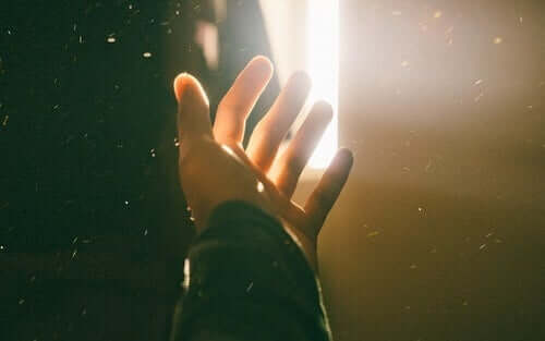 La felicità non è assenza di problemi