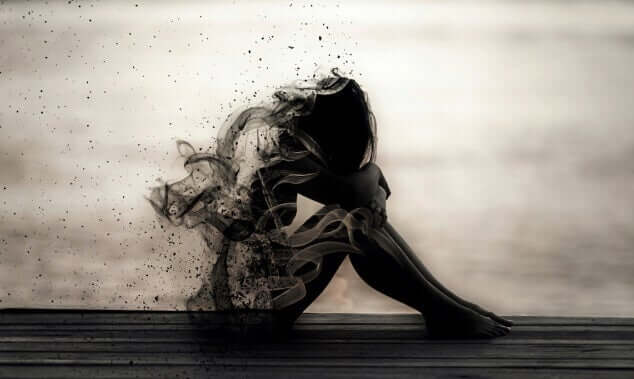 Figura femminile che sfuma