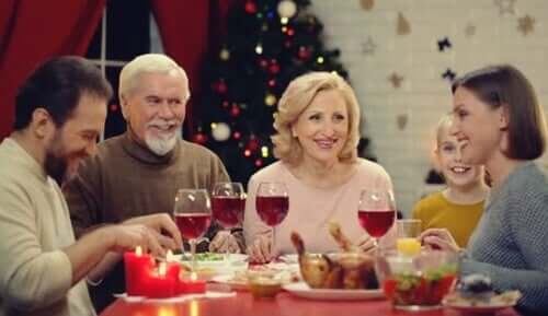 Praticare l'assertività durante una cena di Natale in famiglia