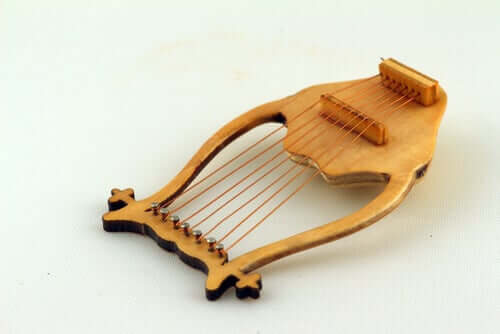 La lira strumento musicale