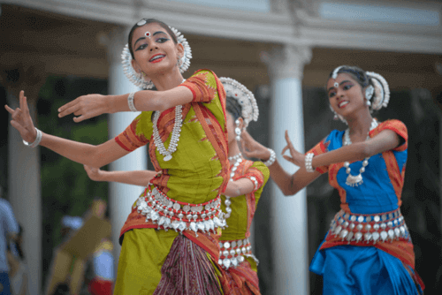 Ragazze indiane che ballano