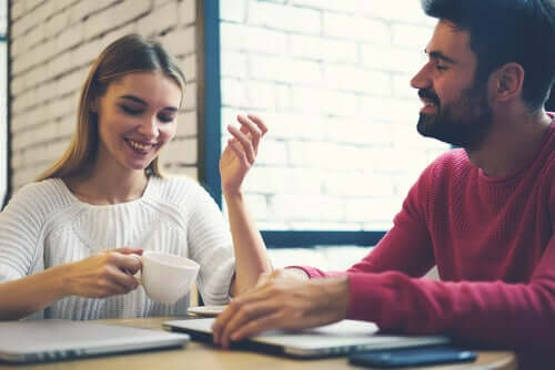 Comunicare con gli altri.