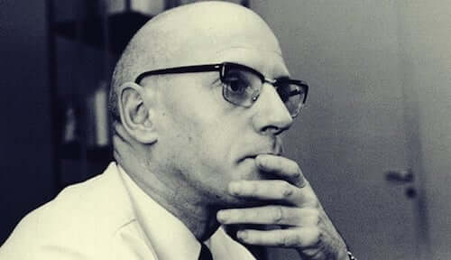 Foto in primo piano del filosofo michel foucault