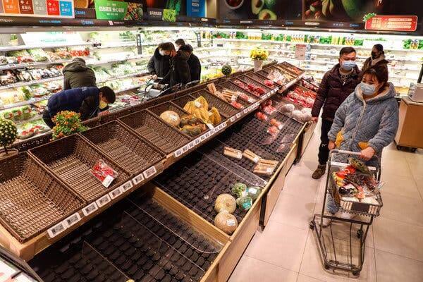 Persone con covid-19 al supermercato
