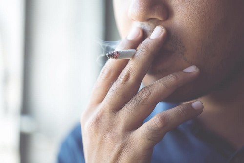 COVID-19 e fumo: aumenta il rischio di complicazioni