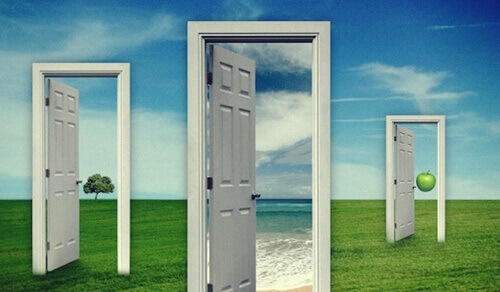 Porte che si aprono su diversi scenari