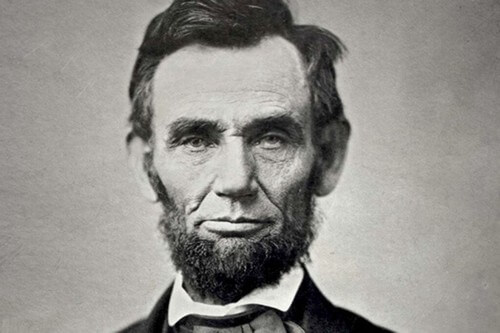 Foto in bianco e nero di Abraham Lincoln.