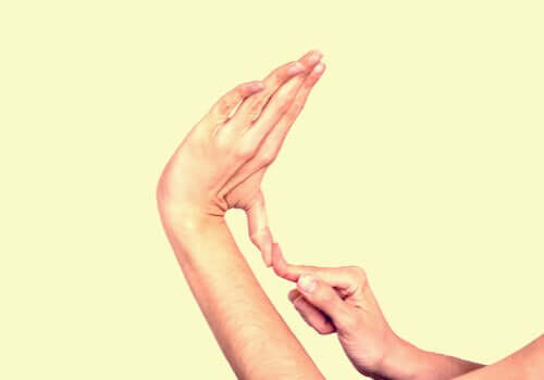 La sindrome di Elher Danlos alle dita delle mani.