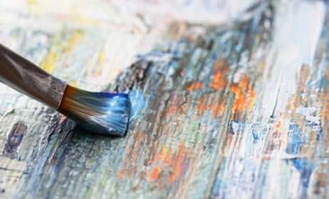 Pennello usato in arteterapia per dipingere.
