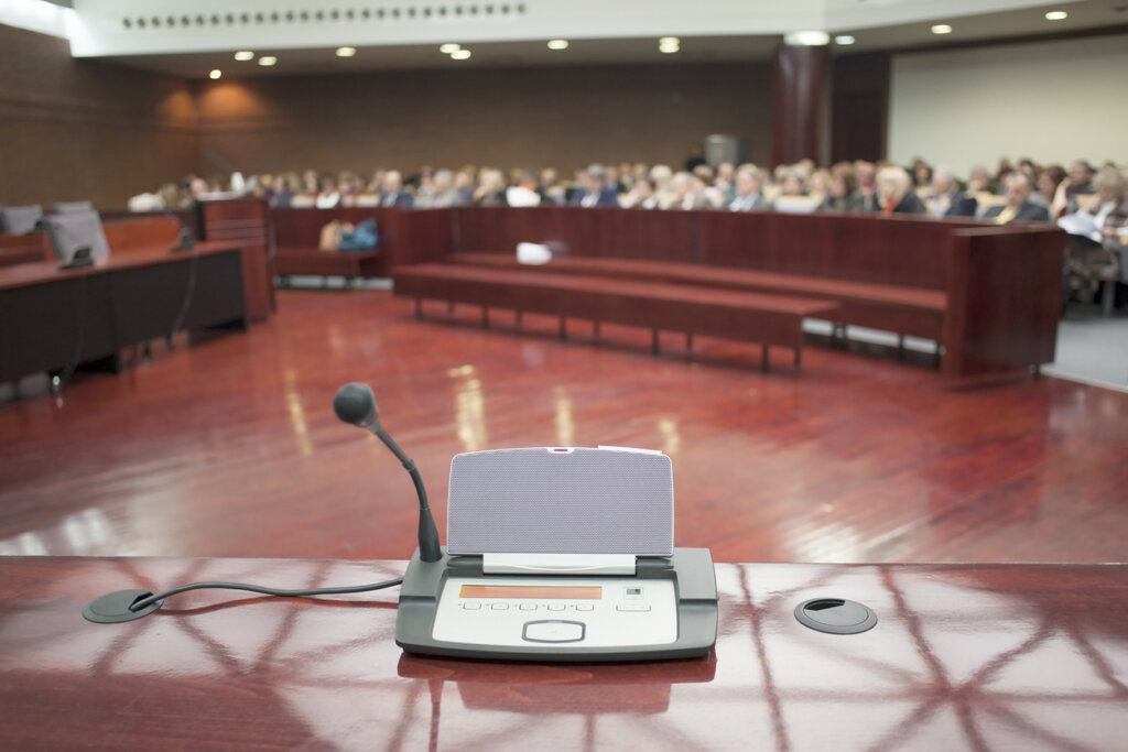 Processo al tribunale.