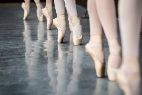 Ballerine sullle punte.