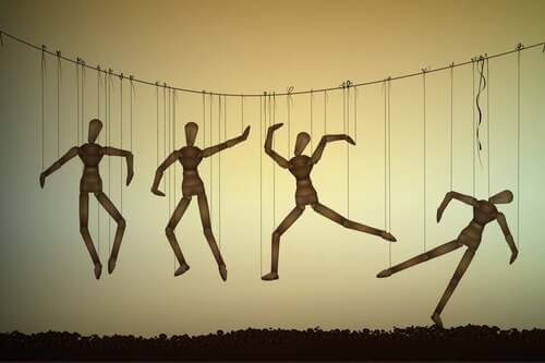 Burattini manovrati.