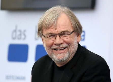 Jostein Gaarder è l'autore de il mondo di Sofia.