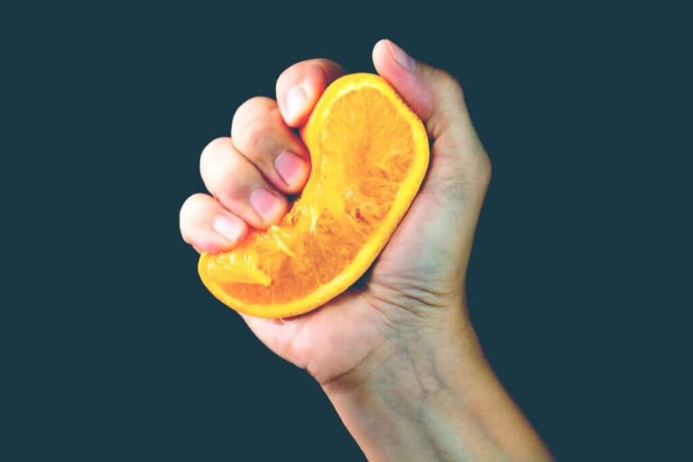 La metafora dell'arancia: come reagiamo alle provocazioni?