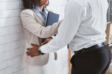 Molestie sessuali sul posto di lavoro: cosa fare?