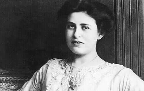 Foto in bianco e nero Sophie Freud.