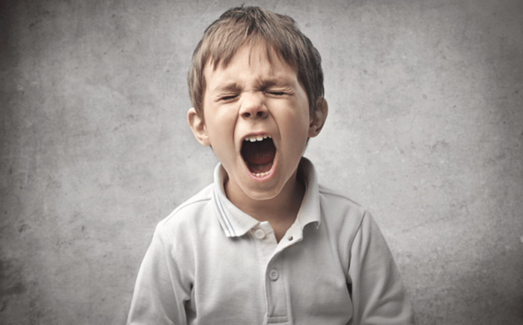 Bambino che urla.