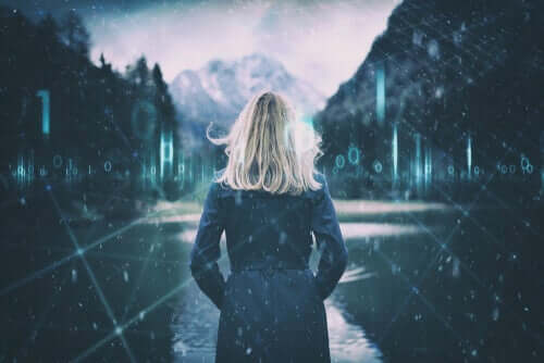 Donna che osserva un paesaggio.