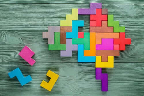 Cervello rappresentato da cubi, le teorie di Binet.