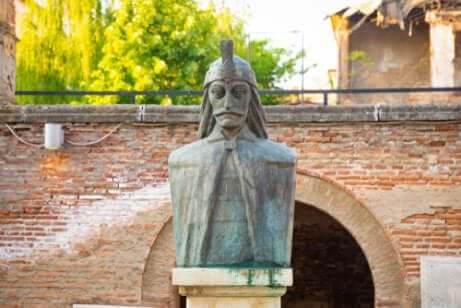 Statua di vlad tepes.