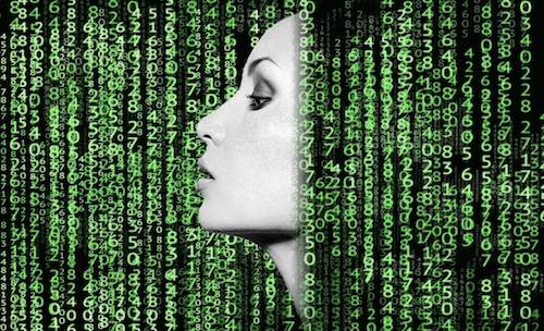 Volto di donna che compare da una serie di numeri verdi.