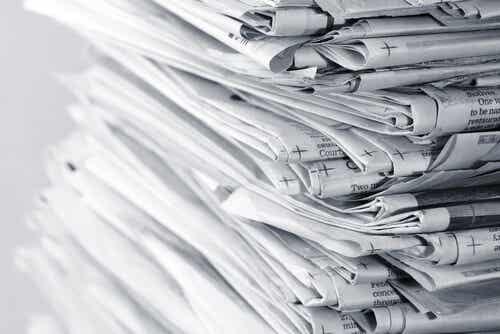 Pila di giornali.